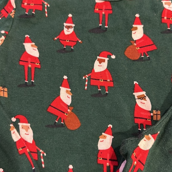 Gap Santa pajamas size 6 unisex - Picture 2 of 4